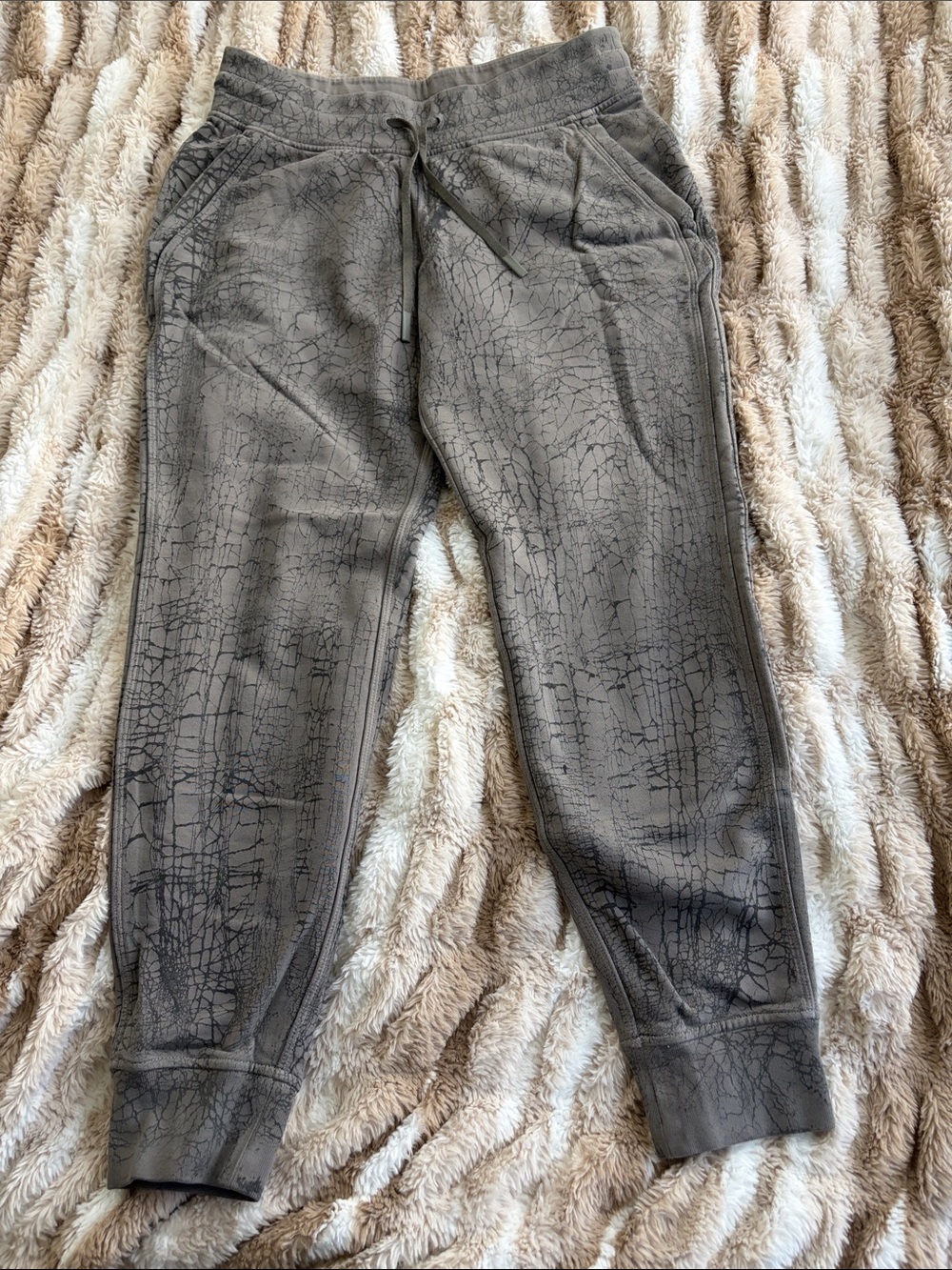 lululemon athletica Gray Crackle-Print Joggers